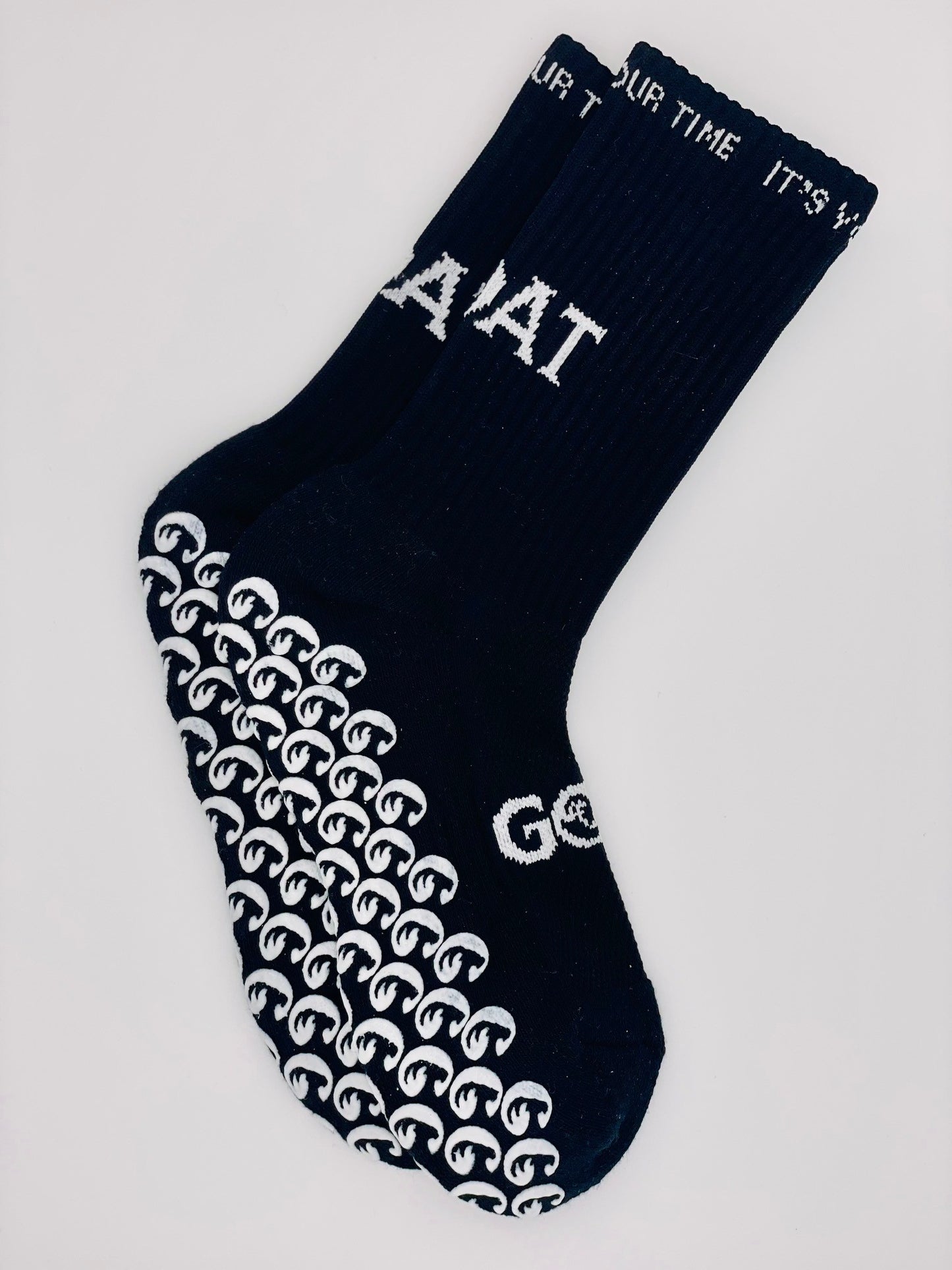 GOAT Grips™ – High-performance Grip Socks