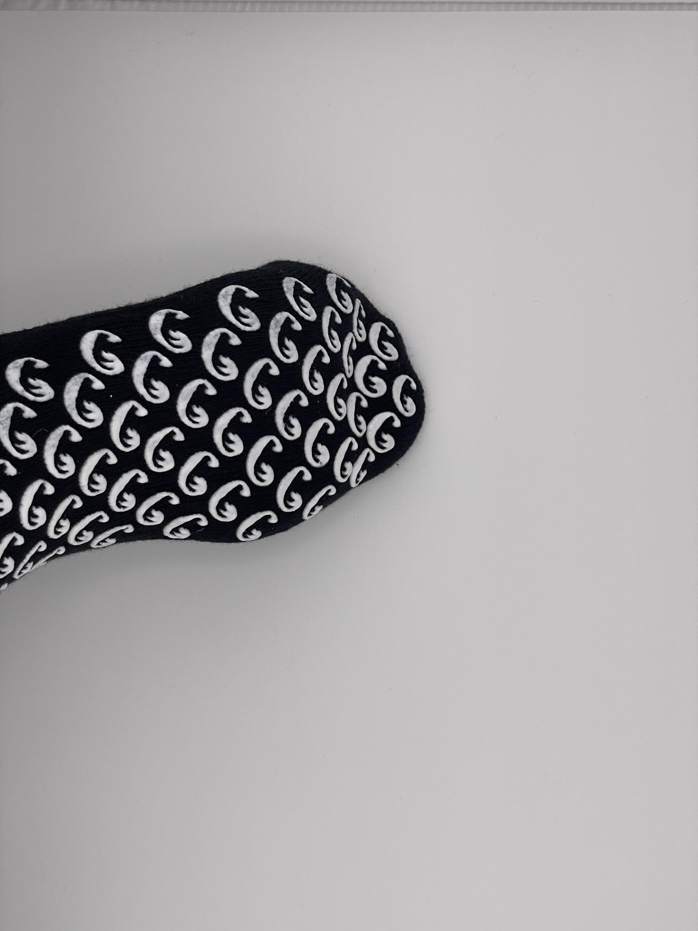 GOAT Grips™ – High-performance Grip Socks